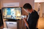 N-Zone-Kollege Sebastian Stange beim Probespielen mit der Nintendo Wii U. (4)