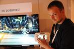 N-Zone-Kollege Sebastian Stange beim Probespielen mit der Nintendo Wii U. (1)