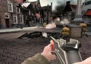 Knifflig: Auf dem Marktplatz eröffnen deutsche Truppen das Feuer: Eliminiert die Sniper mit präzisen Schüssen! 