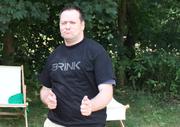 Thomas zeigt mit seinem Brink-Shirt, dass er auf Shooter steht.
