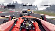 F1 2011 im Test - Hart, aber gerecht: Wir haben zu energisch Lewis Hamilton überholt und erhalten eine Strafe.