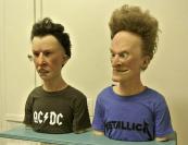Make-Up-Artist Kevin Kirkpatrick hat sich gefragt wie Beavis und Butthead wohl in echt aussehen würden und kurz darauf zwei erschreckend realistische Skulpturen der Cartoon-Helden modelliert. (2)