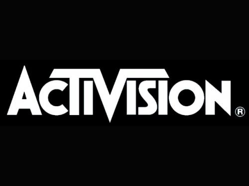 Activision verklagt EA auf 400 Millionen US-Dollar Schadensersatz, weil durch die Abwerbeversuche zweier Infinity Ward-Mitarbeiter angeblich der Betriebsablauf gestört wurde.