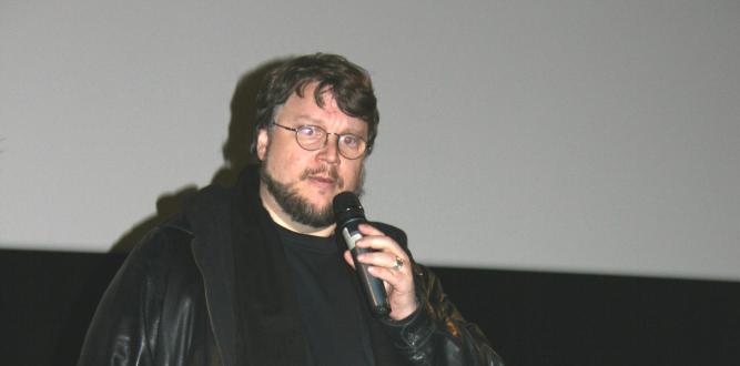 Neuesten Details zufolge, planen Entwickler THQ und Regisseur Del Toro eine Science-Fiction-Trilogie, die sich für Anleihen bei Mass Effect und Lovecraft bedienen wird. (2)