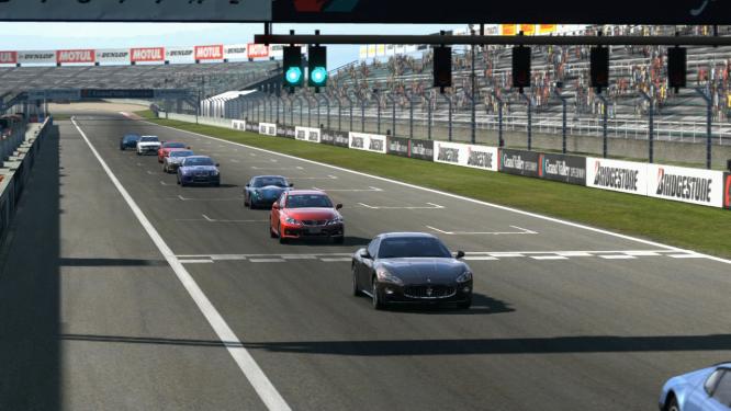 Im Weihnachtsgeschäft 2010 konnte Gran Turismo 5 für die PlayStation 3 nicht den Verkaufserwartungen von Sony gerecht werden. (10)