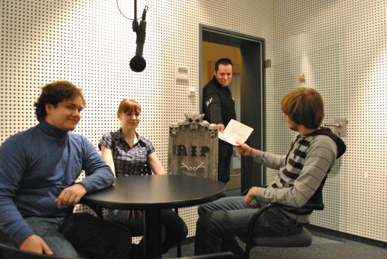 Cynamite-Podcast 143: Breaking-News? Besser News-Break. Diesmal mit Matze, Katha und Dom in der Tonkabine.