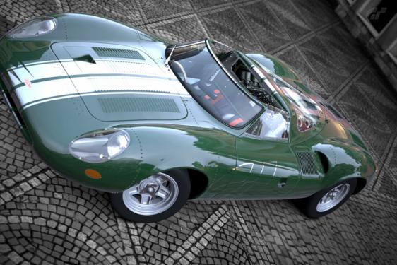 Der Jaguar XJ-13 kostet im Spiel ein Vermögen. Die Chrome Line-Edition wird allerdings nicht für den Historic Racing Car Cup im Spiel zugelassen.