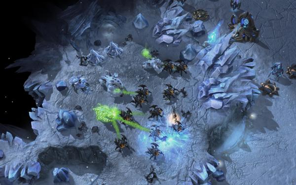 Wie Chris Sigaty von Blizzard bekannt gab, wird die DotA-Map für StarCraft 2 im selben Zeitraum wie Heart of the Swarm erscheinen.