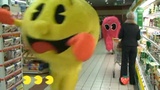 Pac Man meets Jackass: Remi Gaillards witziges Pac-Man-Video