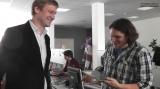Das neue iPad: Simon und Matti im Unboxing-Fieber