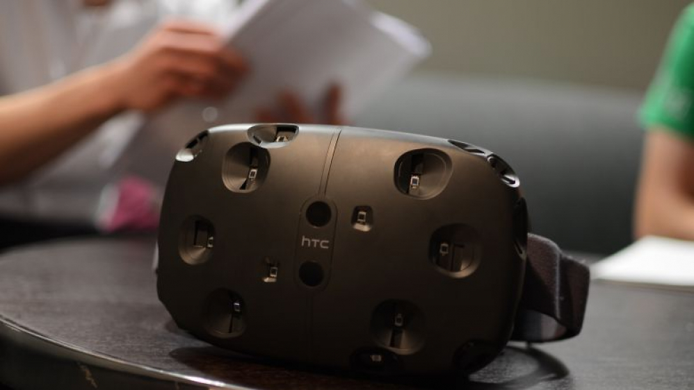 Durch die freie Bewegung im Raum erinnert HTC Vive noch am ehesten an Holodecks. Alle anderen Systeme zwingen einen zum ruhigen Sitzenbleiben.
