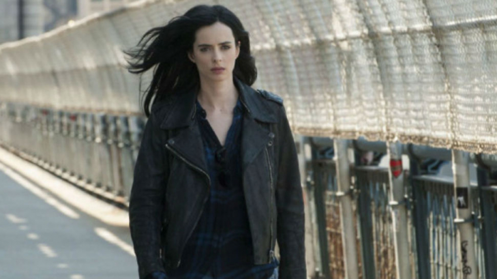 Neue Fotos: So lässig gibt sich "Jessica Jones" am Set von Daredevil: Born Again Staffel 2