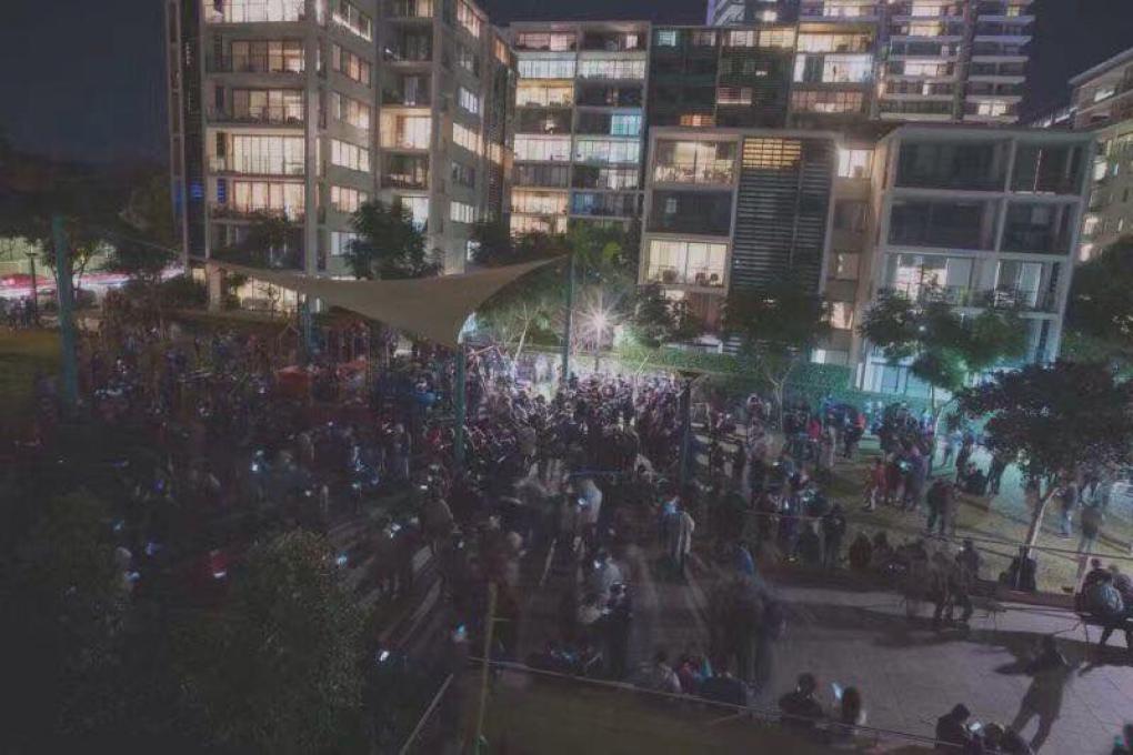 Wasserbomben-Attacke auf Pokémon Go-Fans.