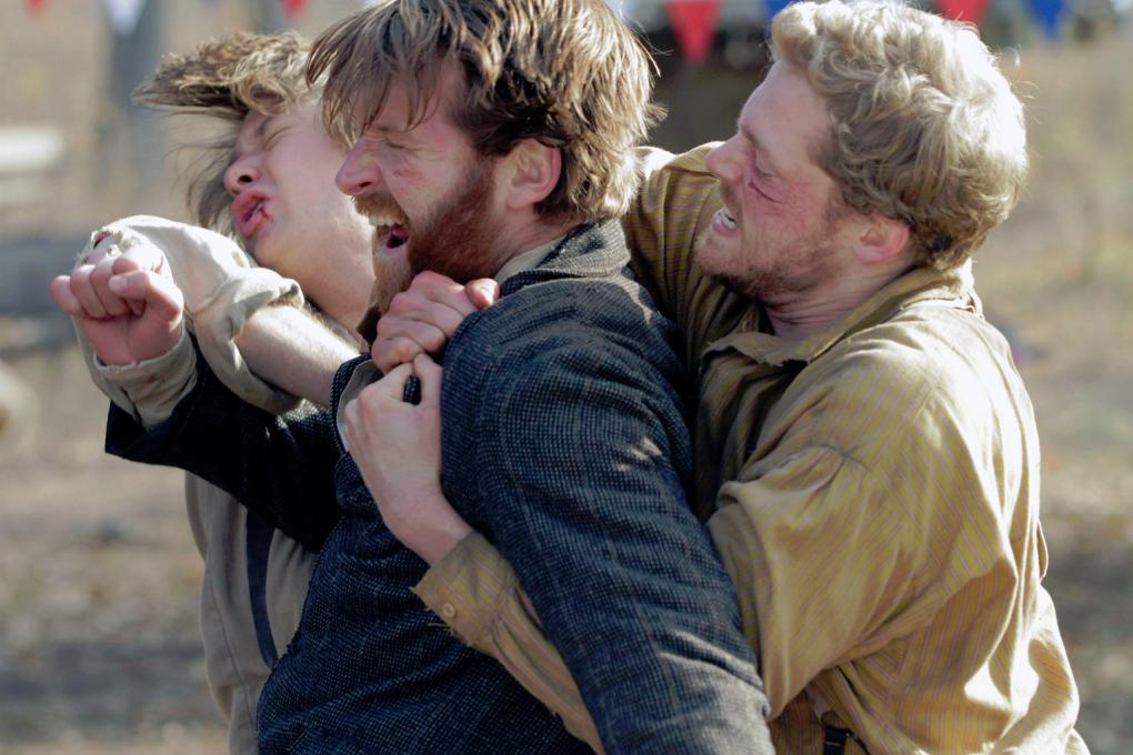 Szenenbild aus 'Hatfields &amp; McCoys'