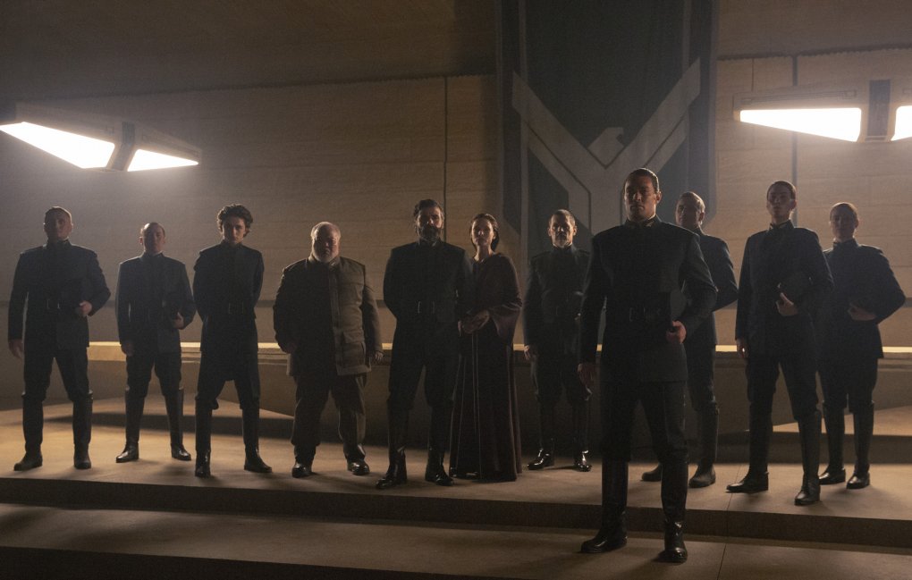 Thufir Hawat (vierter von links) taucht in Dune: Part Two leider nicht mehr auf. Seine Geschichte hätte den Rahmen gesprengt.