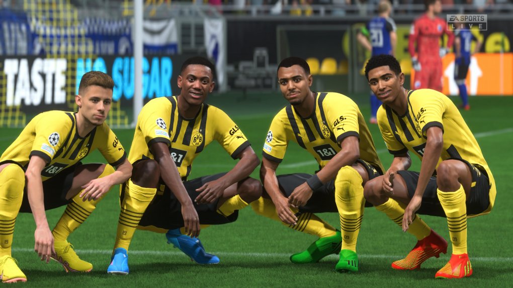 Bitte lächeln! Der optionale Torjubel gehört in der FIFA-Serie inzwischen zum guten Ton. In Online-Matches ist er allerdings eher unbeliebt.