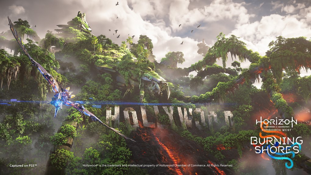Der Hollywood-Schriftzug über dem ein Horus-Titan thront.