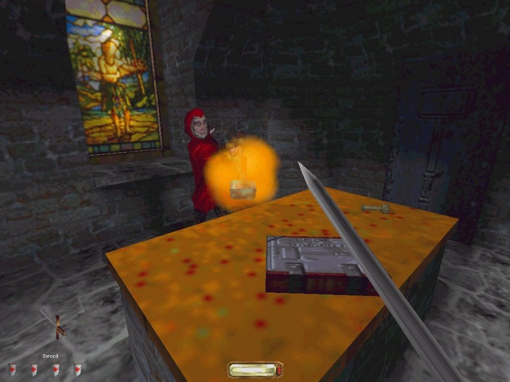 Mann in roter Robe hinter einem Tisch