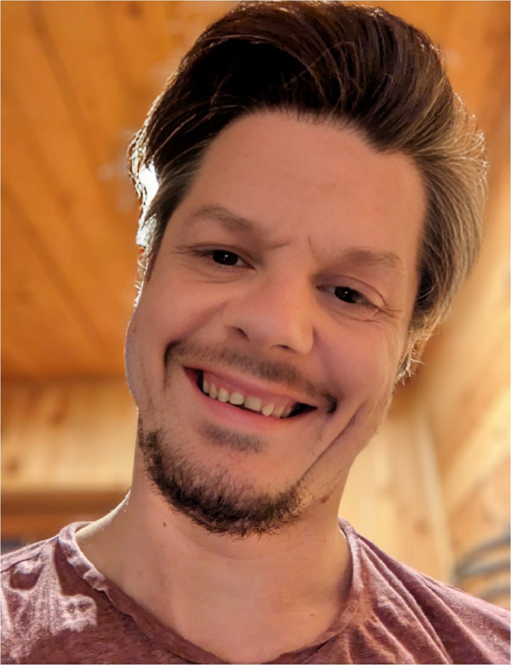 "Der Sound von SID hat mich schon als Kind angefixt. Ich habe die Musik geliebt, die oft sogar besser war, als die zugehörigen Spiele." - Benjamin Dibbert
