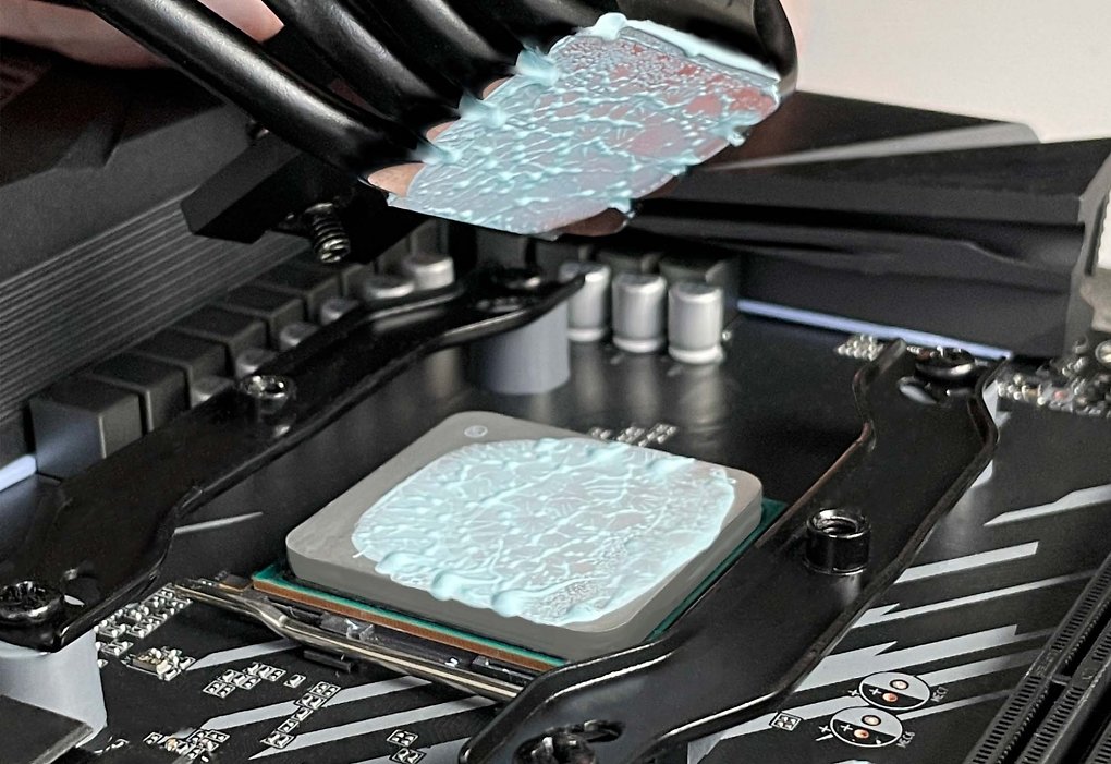 Arctic MX5 Paste im Einsatz