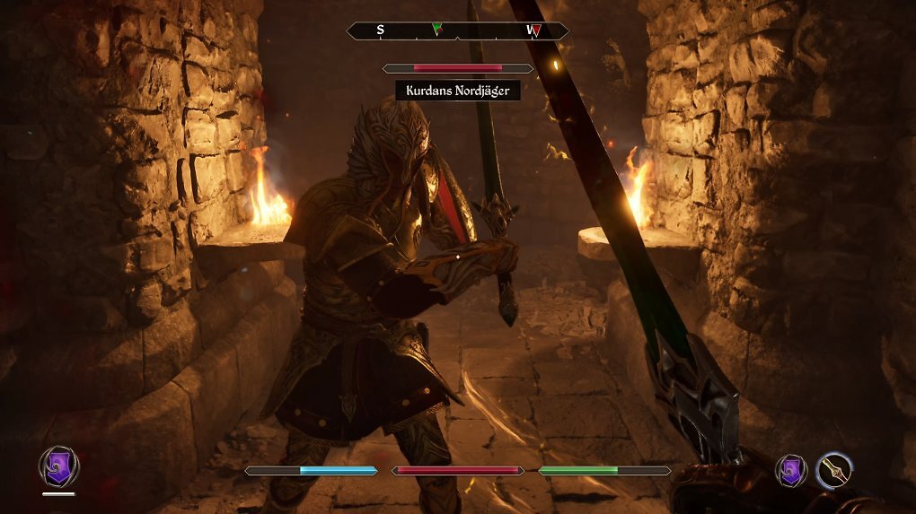 Ein Nahkampf in einem finsteren Dungeon.