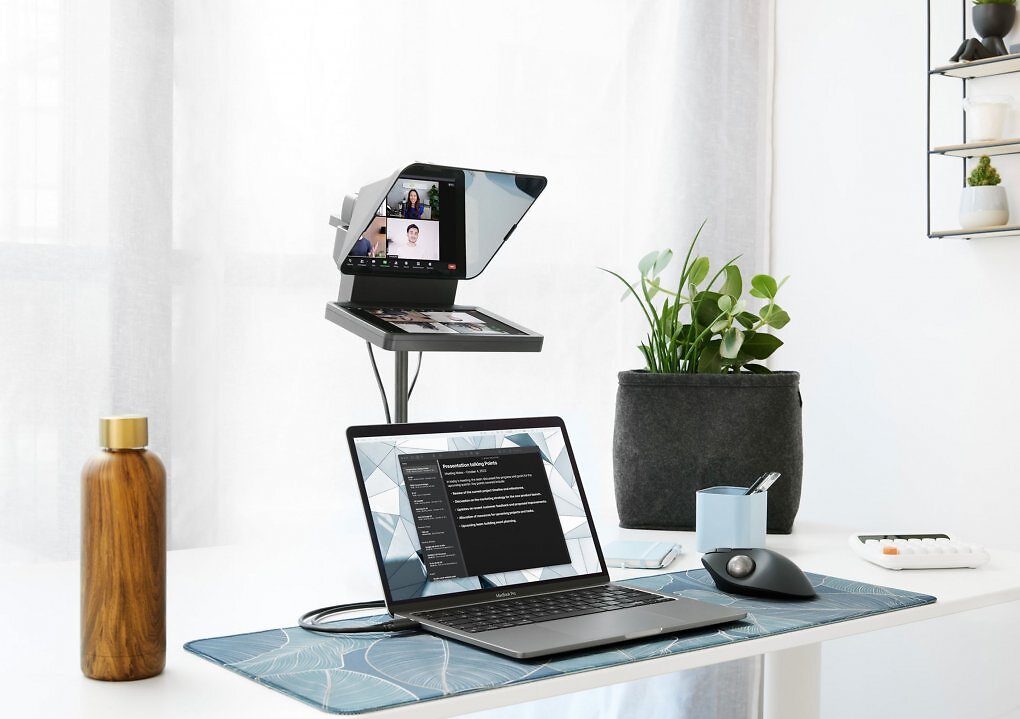 Bei einem Video-Call seine Anrufpartner sehen und gleichzeitig in die Kamera schauen? Der Elgato Prompter machts möglich.