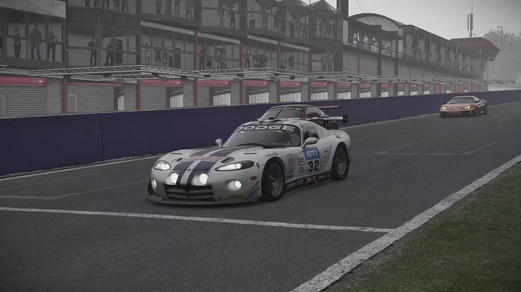 Die Dodge Viper gehört zum neuen Fahrzeugpaket dazu und bereichert den Fuhrpark in Automobilista 2 allein durch ihren brachialen Sound.