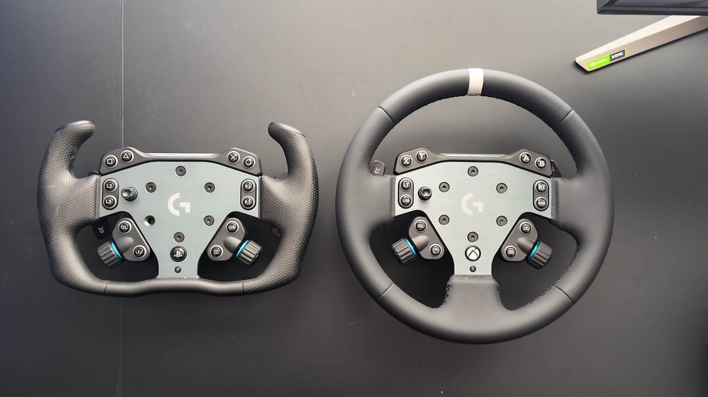 Rund oder eckig: Die Lenkräder von Logitech gibt es in zweierlei Form. Für Rallye- und Oldtimer-Action ist das runde Volant authentischer.
