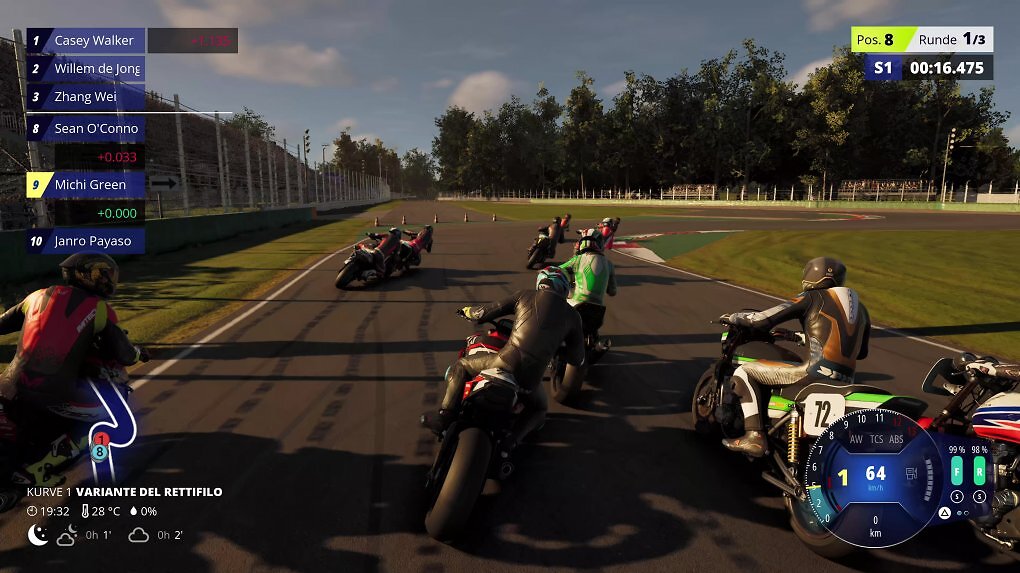 Kurve eins in Monza ist immer ein Erlebnis - egal, ob gegen die KI oder im Multiplayer gegen menschliche Racer.