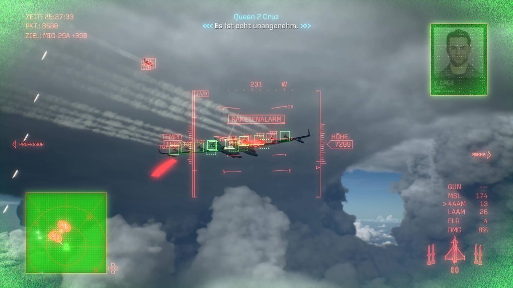 Kampf gegen einen der riesigen Nurflügeltransporter in Mission 11 in HUD-Perspektive.