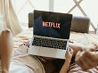 Netflix - bingen im Bett auf dem Macbook.