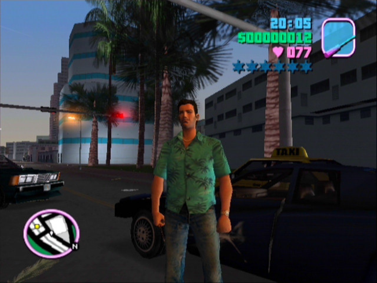 [30/10/2002] Seitenhiebe auf Hollywood sind für die GTA-Serie nichts Neues. In Vice City spielt ihr Tommy Vercetti. Die Figur erinnert nicht zufällig an Tony Montana aus Scarface. Selbst die berühmt-berüchtigte Kettensägen-Szene kommt vor. In einem begehbaren Haus von GTA: Vice City findet ihr ein Bad mit blutverschmierter Wand und Kettensäge.