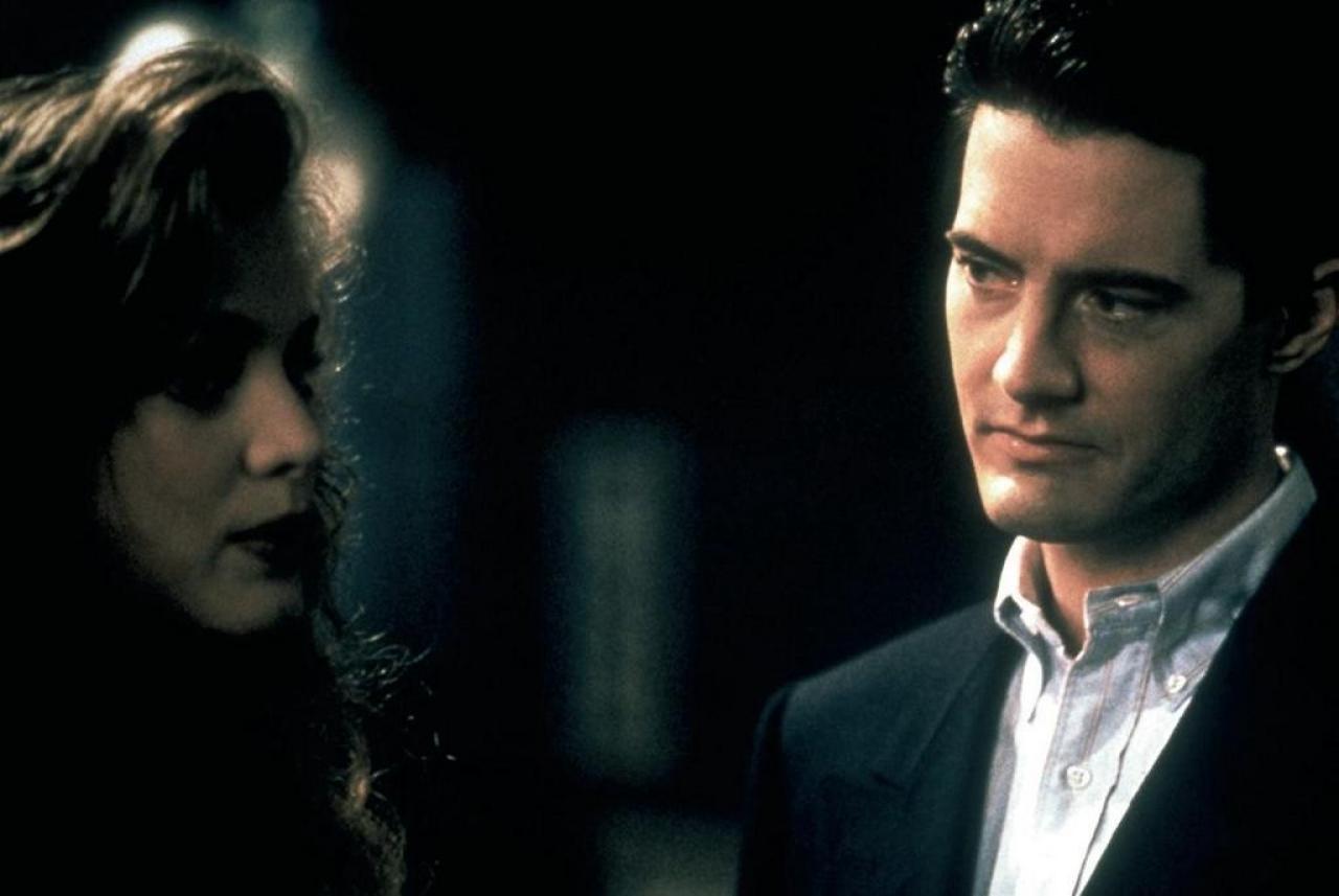 [22/01/2007] Vor dem FBI-Agenten Dale B. Cooper (Kyle MacLachlan) tun sich Abgründe auf 
