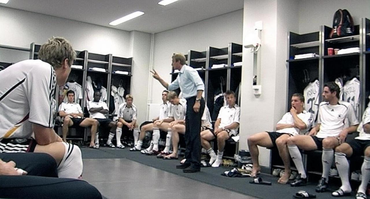[23/02/2007] Jürgen Klinsmann stimmt sein Team ein 