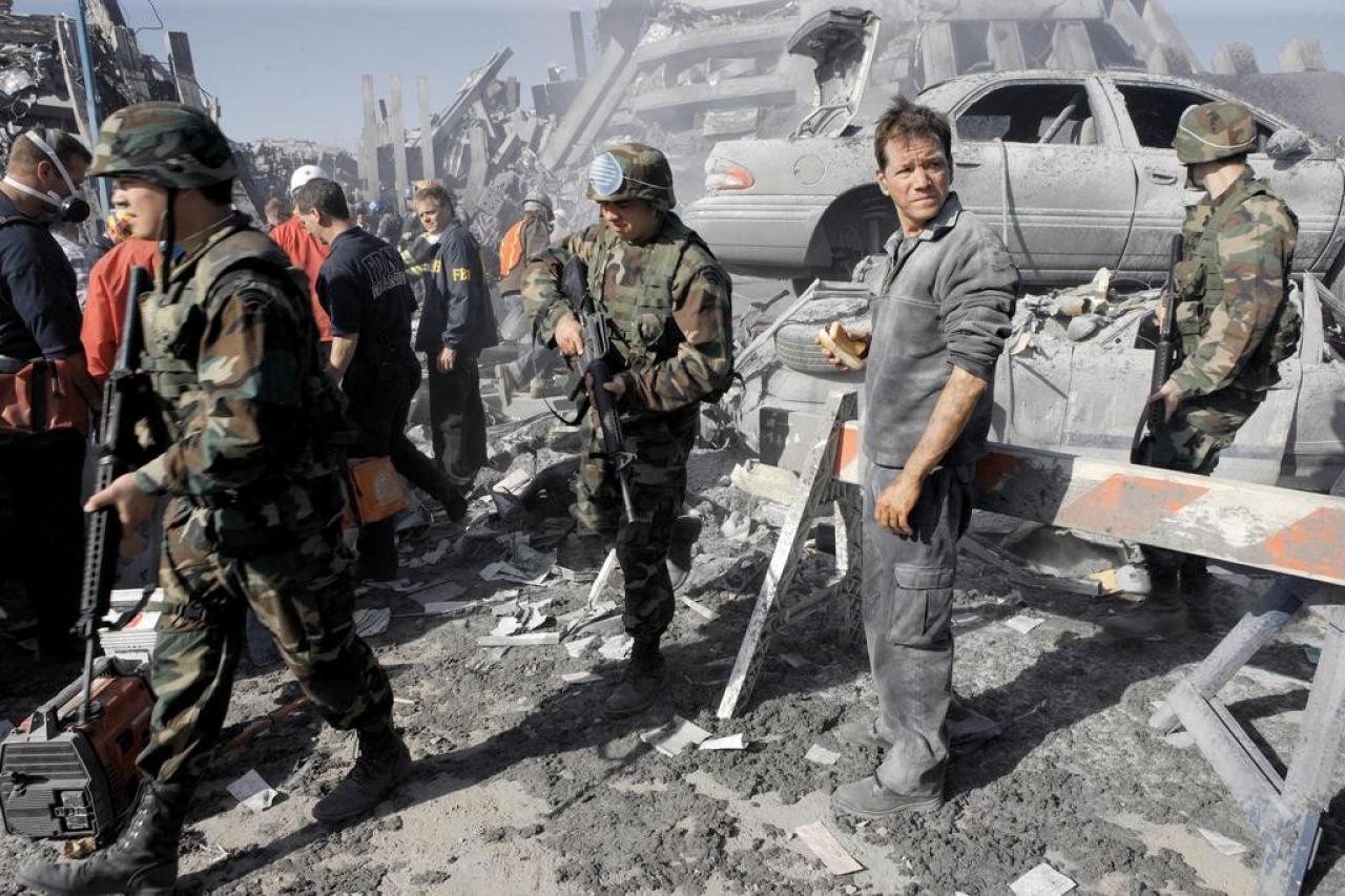 [23/02/2007] Amerika rückt zusammen: Nach den vom islamistischen Terrornetzwerk Al-Qaida koordinierten Anschlägen ist die aus Feuerwehr, Polizei und Armee bestehende Rettungsarmee im Großeinsatz 