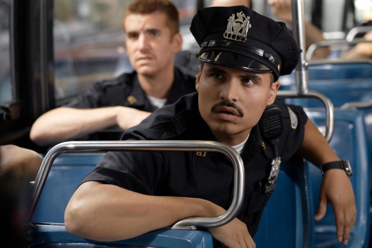[23/02/2007] Will Jimeno (Michael Pena) steht am Anfang eines schrecklich langen Tages. Die Nacht wird er gemeinsam mit seinem Boss John McLoughlin unter Trümmern verschüttet verbringen 