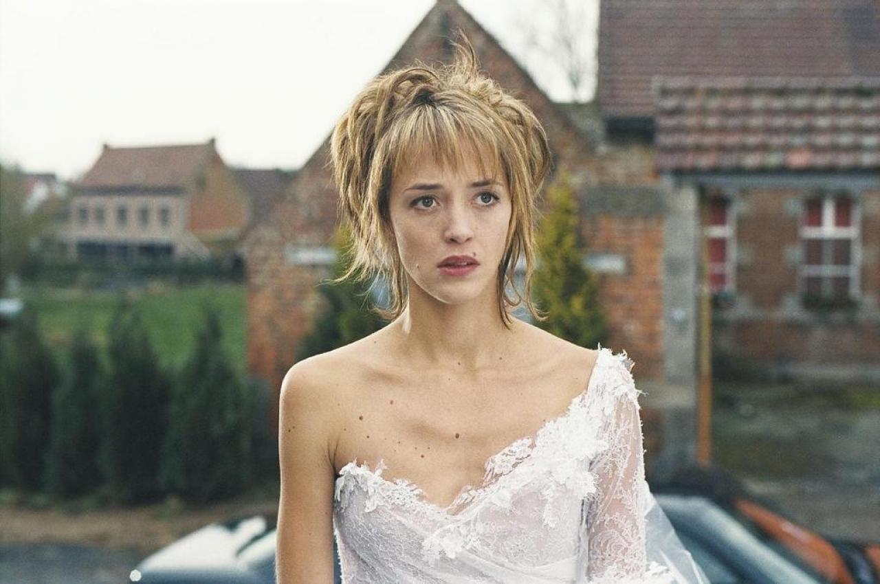 [19/03/2007] Heiratswütig: Lola (Hélène de Fougerolles) 