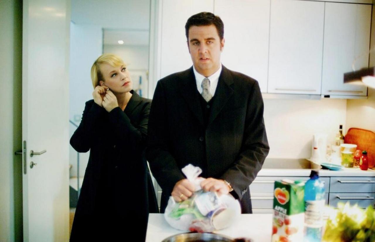 [19/03/2007] Alltagsfrust: Bei Effi (Floriane Daniel) und Gustav (Bastian Pastewka) hängt der Haussegen schief.