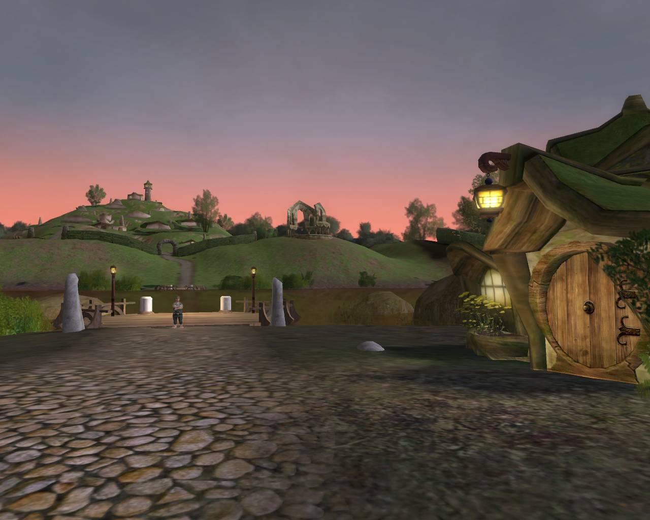 [23/04/2007] Das Auenland in Der Herr der Ringe Online ist nicht nur für seine schmucken Häuser bekannt, sondern auch für den allerbesten Kuchen in Mittelerde. Immerhin gibt es sogar eine Quest-Reihe, die den Hobbit von heute mit einem Kuchen-Titel belohnt!
