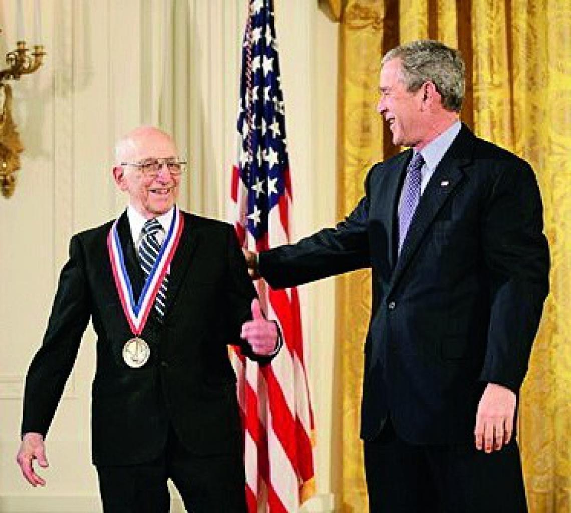 [15/03/2008] Ehrung: Die Verleihung der National Medal of Technology durch Präsident George W. Bush.