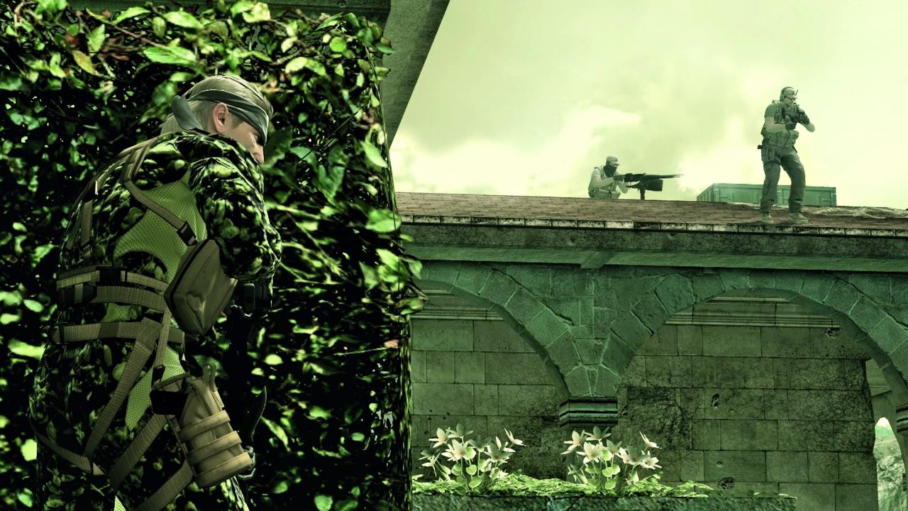 [30/05/2008] Egal ob Naked Snake, Solid Snake, Old Snake oder Grumpy Snake: In Metal Gear Solid 4 machen wir die Umgebung zur Tarnung und verstecken uns im dichten Gestrüpp.