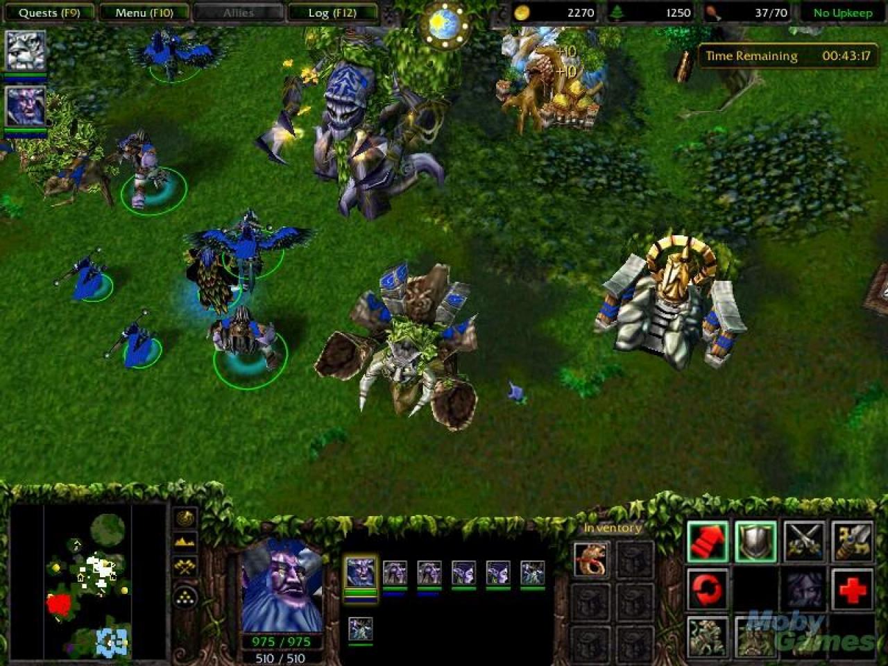 [23/12/2008] In Warcraft 3 hat Blizzard ein witziges Feature versteckt. Klickt ihr mehrfach auf einen Priester, so spricht dieser bald davon, dass ihn eine große, metallene Hand aus dem Himmel auserwählt habe. Die Hand seid selbstverständlich ihr mit dem Cursor. Auch andere Einheiten haben lustige Sprüche auf Lager, wenn ihr diese wiederholt anwählt.