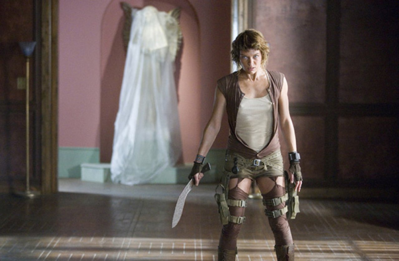 [03/07/2009] Resident Evil - den Filmen geht es in letzter Zeit ähnlich wie den Spielen: Qualität abfallend. Der erste Teil der Filmreihe konnte noch einigermaßen überzeugen. Als jedoch versucht wurde, die Story immer weiter aufzublasen und bekannte Charaktere der Serie auf unmögliche weise zu integrieren, nahm das Unglück seinen Lauf. Inzwischen ist man bei Teil fünf angekommen - und kein Ende in Sicht.