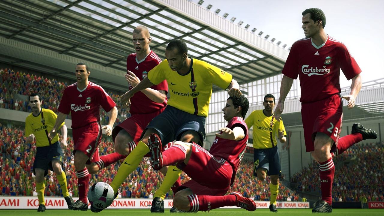 Thierry Henry dribbelt sich durch die Liverpool-Abwehr