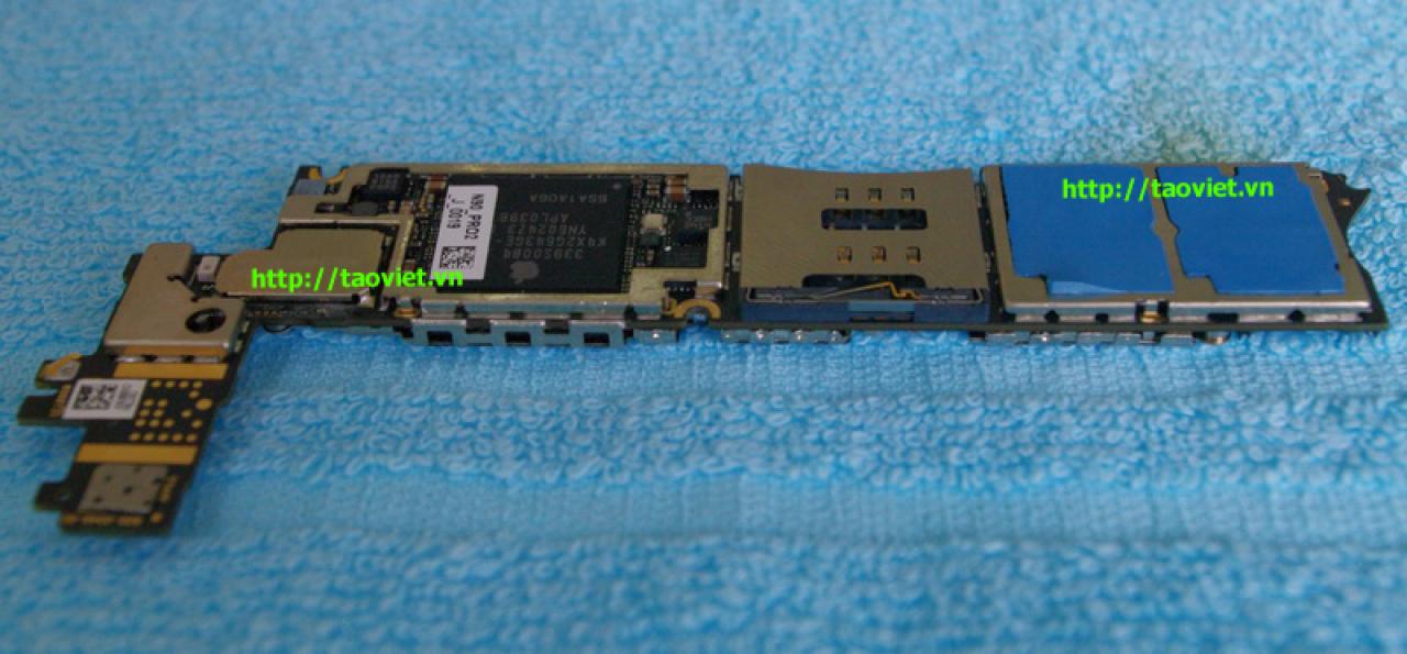 [12/05/2010] LTE-Einsatz: LTE soll UMTS ersetzen und höhere Datenraten erlauben. Ein Einsatz im iPhone 5 ist unwahrscheinlich, da LTE noch nicht weit verbreitet ist und Apple traditionell mit solchen Technologien wartet, im Hinblick auf Akkulaufzeit und Smartphone-Größe - Deswegen hatten die ersten iPhones auch keine UMTS-Unterstützung. 20 Prozent.