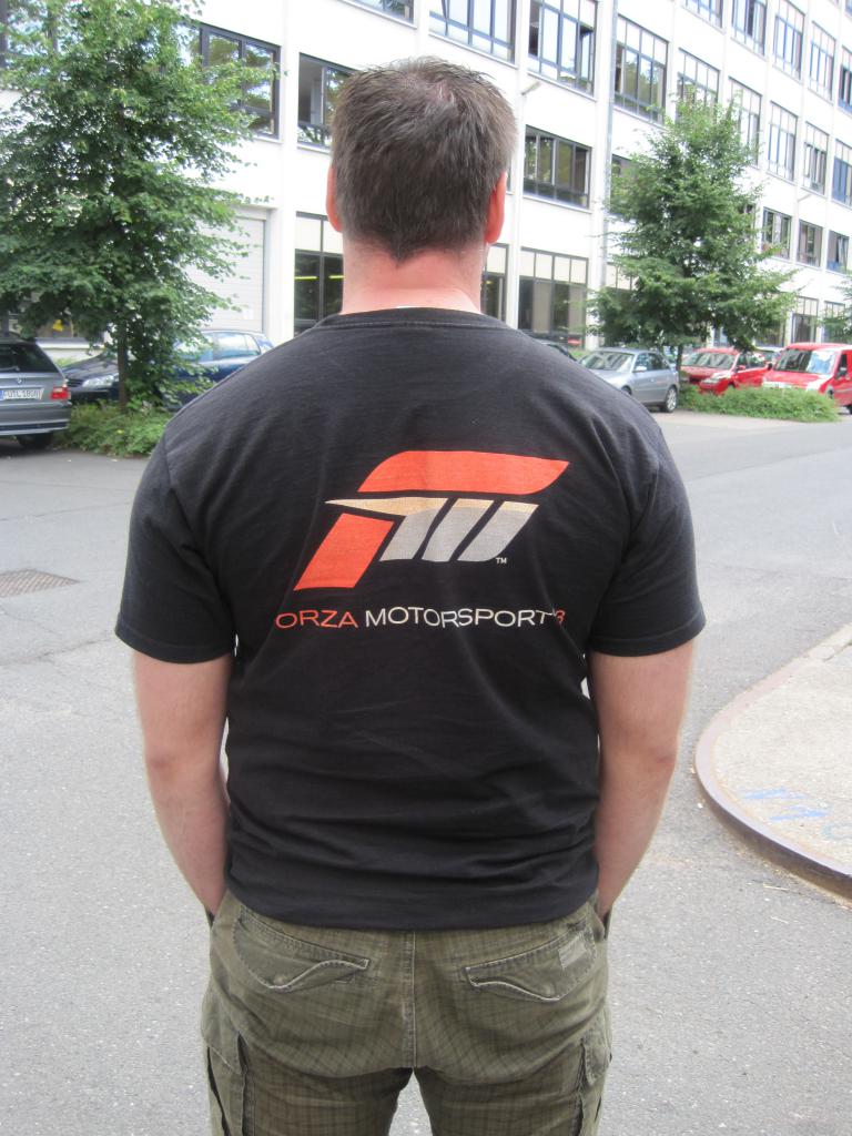[19/07/2010] Hier seht ihr das Forza Motorsport 3-Shirt von hinten.