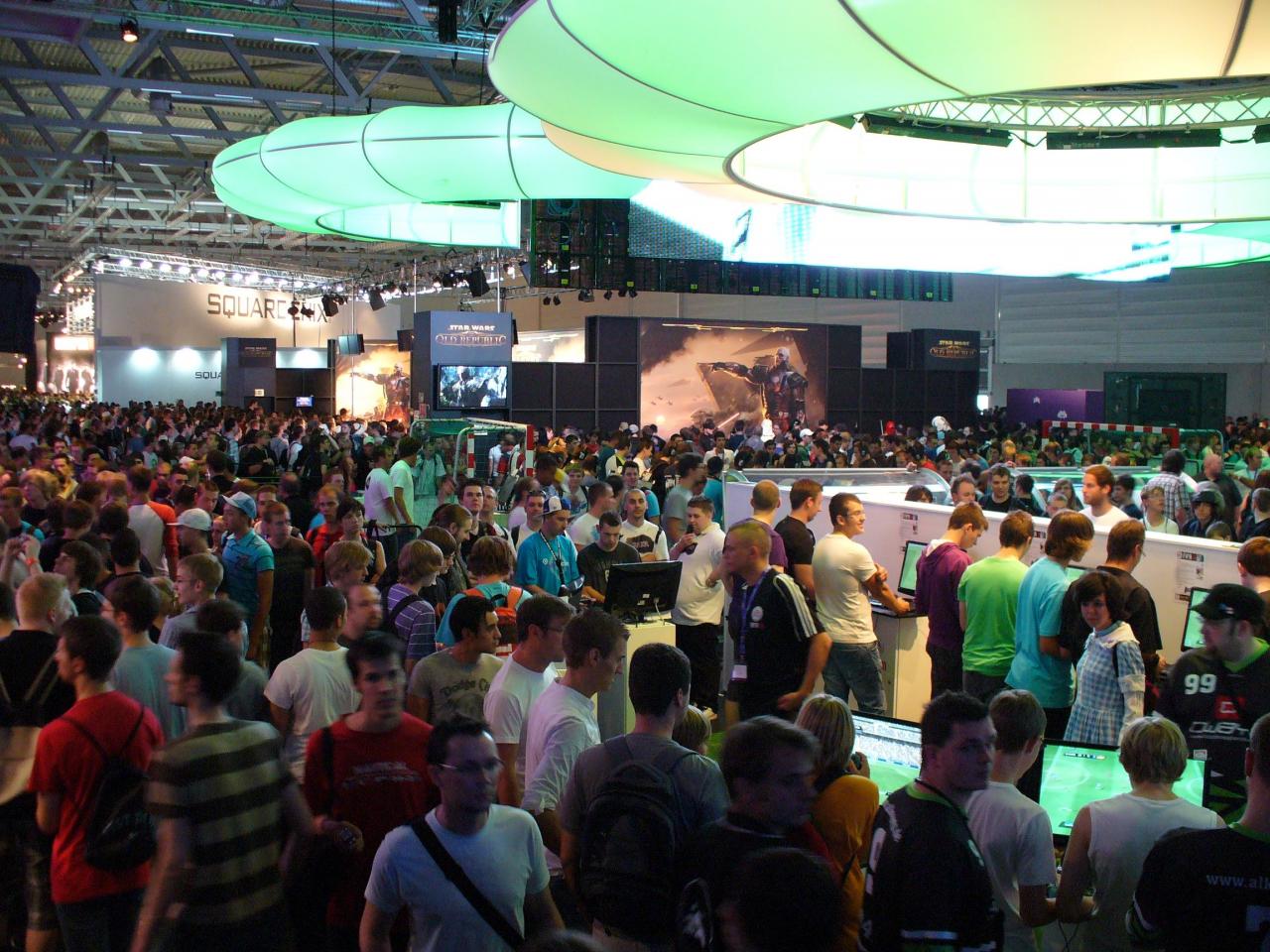 [31/08/2010] Auf eine Spiele-Messe gehen: Ihr werdet euch vorkommen, wie im Nirvana: Aus riesigen Boxen dröhnen die vertrauten Sounds, überall Leute wie ihr, die sich für euer Hobby begeistern können. Gepaart mit der Möglichkeit, die Games der Zukunft schon vorher anzuspielen, sind Messen wie die gamescom ein Mekka für Gamer.