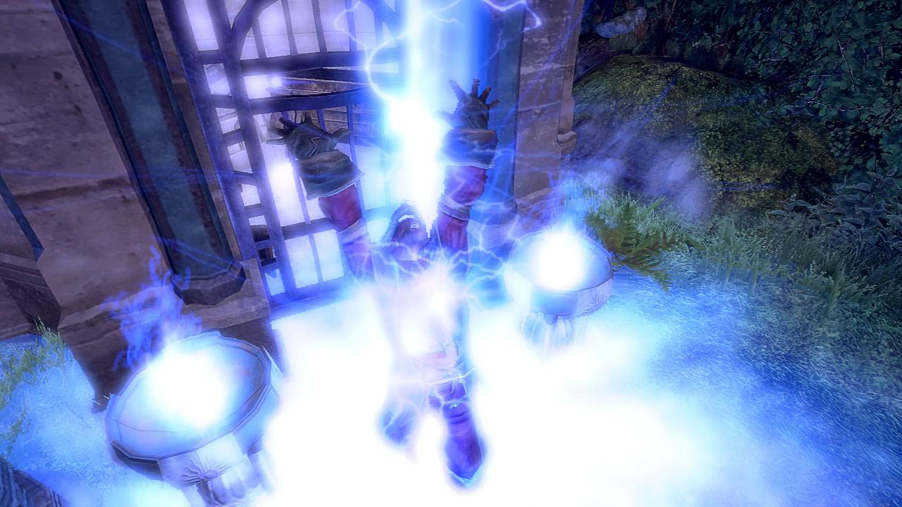 [30/09/2010] Fable 2 setzt wie andere Rollenspiele auch auf viel Magie, die eindrucksvoll in Szene gesetzt wird. Von nahem wirken die Effekte aber etwas körnig.