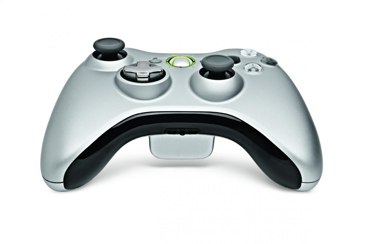 [01/09/2010] 31. Oktober 2010: Microsofts Larry Hryb (auch als Major Nelson bekannt) kündigt den neuen D-Pad-Controller für Xbox 360 an. 