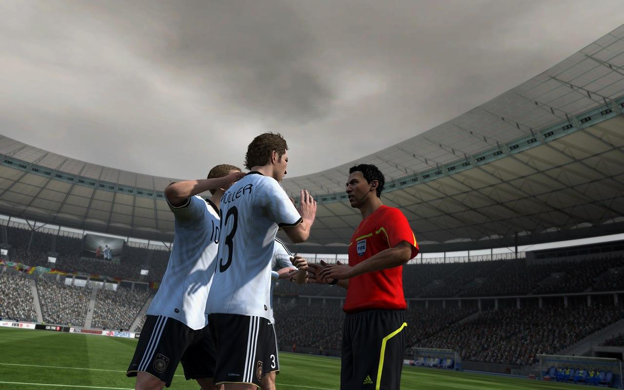 [13/10/2010] FIFA 11 - Eine Partie geht immer, sagt man zu sich und stellt nach ein paar Stunden fest, dass es doch ein wenig mehr geworden sind. Weil jedes Fußballmatch anders verläuft, wird es irgendwie nie langweilig, verflixt aber auch!
